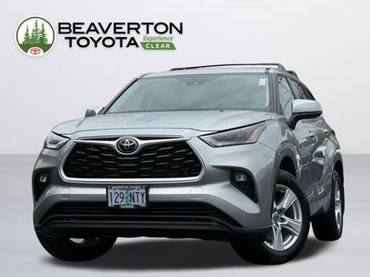 Certified 2022 Toyota Highlander LE