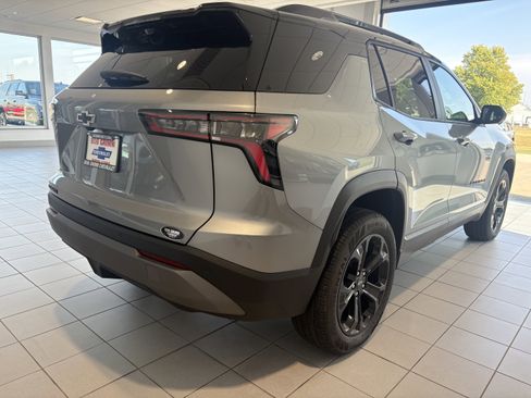 Used 2025 Chevrolet Equinox LT w/ Convenience Package II image 5