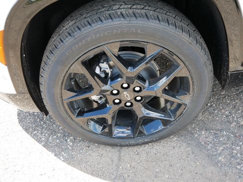 New 2026 Chevrolet Traverse RS w/ LPO, Floor Liner Package AWD/4WD image 9