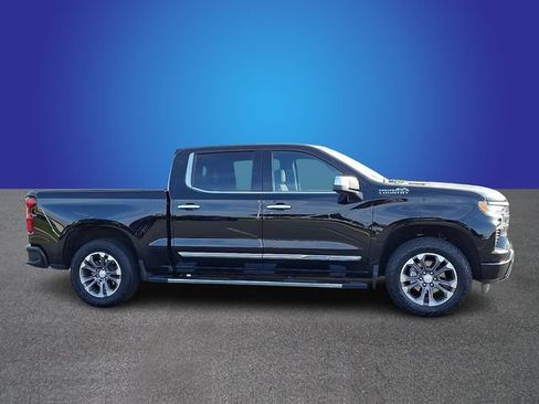 Used 2024 Chevrolet Silverado 1500 High Country w/ Technology Package AWD/4WD image 4