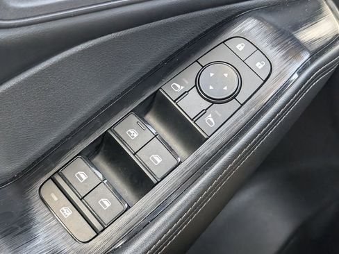 Used 2024 Nissan Rogue SV image 12