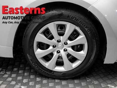 Used 2025 Toyota Corolla LE FWD image 30