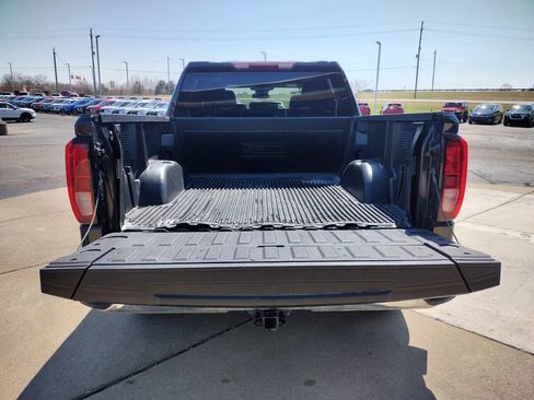 Used 2023 GMC Sierra 1500 SLE w/ Enhanced Capability Package image 11