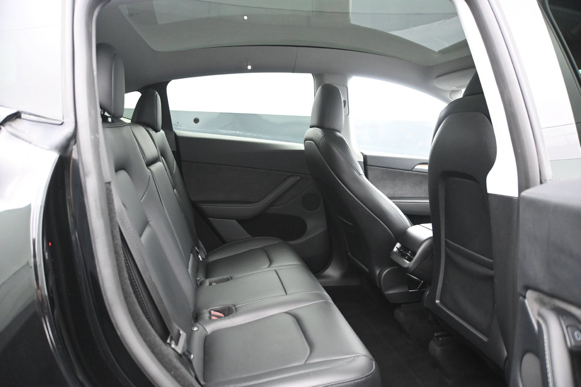 Used 2023 Tesla Model Y Long Range AWD/4WD image 14