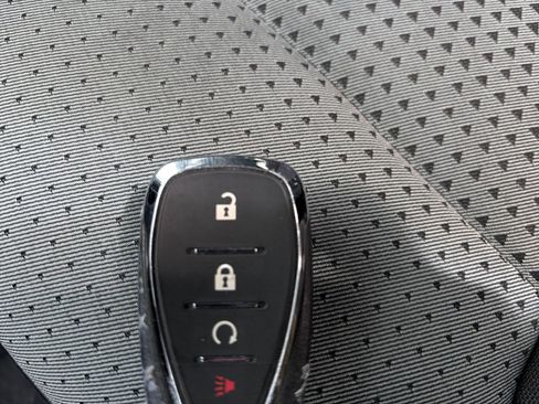 Used 2025 Chevrolet Trax LT w/ LT Convenience Package image 22