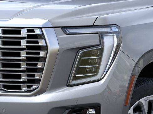 New 2026 GMC Yukon Denali w/ Denali Reserve Package AWD/4WD image 10