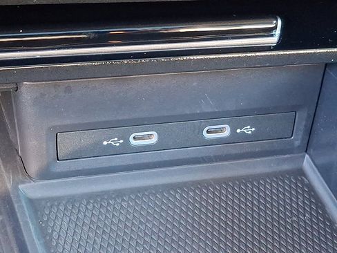 Used 2024 Volkswagen Atlas SEL image 25