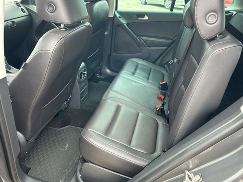 Used 2016 Volkswagen Tiguan SE image 11