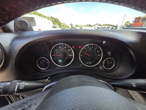 Used 2012 Jeep Wrangler Sport AWD/4WD image 18