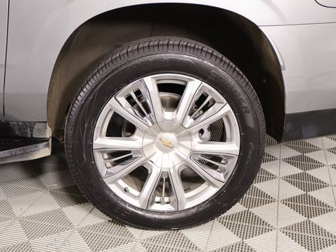 Used 2024 Chevrolet Suburban High Country w/ Advanced Technology Package image 20