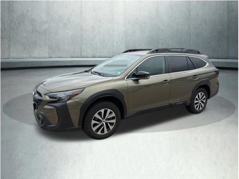 Used 2024 Subaru Outback Premium AWD/4WD image 1