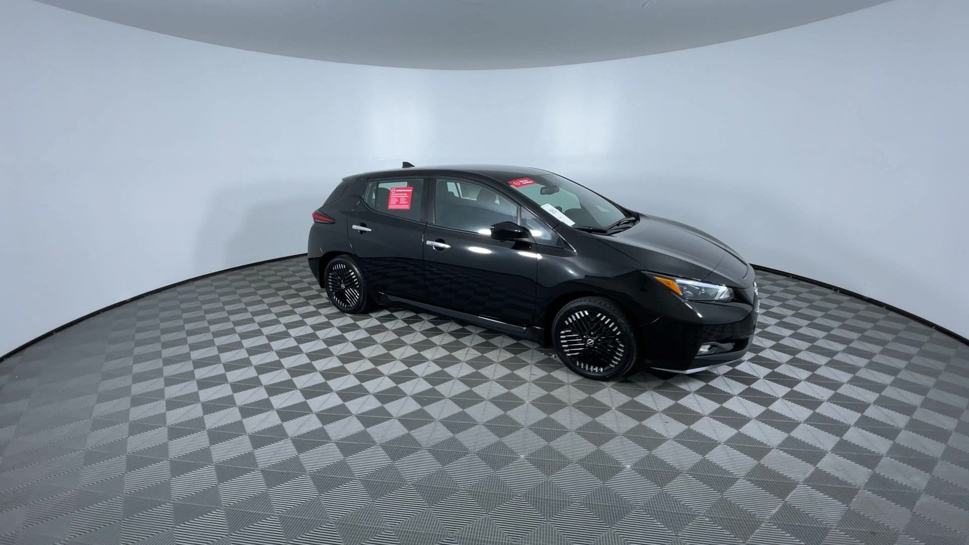 Certified 2025 Nissan Leaf SV Plus FWD image 2
