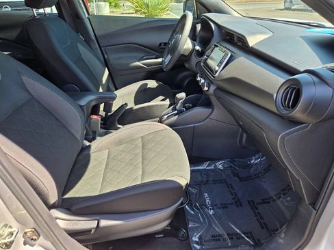 Certified 2020 Nissan Kicks S FWD image 19