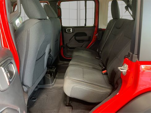 Used 2025 Jeep Wrangler Sport S image 10