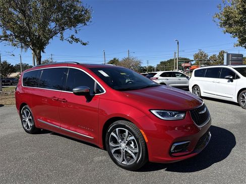 New 2026 Chrysler Pacifica Pinnacle image 1