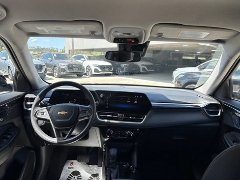 Used 2025 Chevrolet TrailBlazer LT FWD image 22