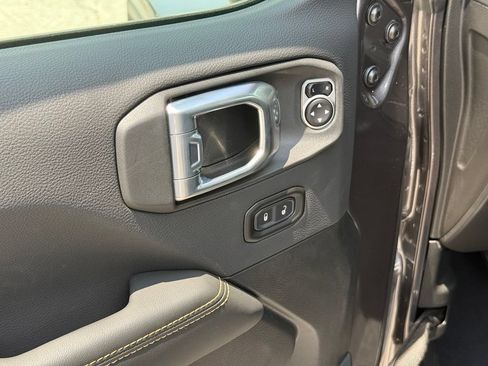 New 2026 Jeep Wrangler Unlimited Sahara AWD/4WD image 10