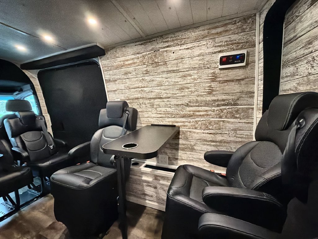 Used 2023 Mercedes-Benz Sprinter 1500 image 16