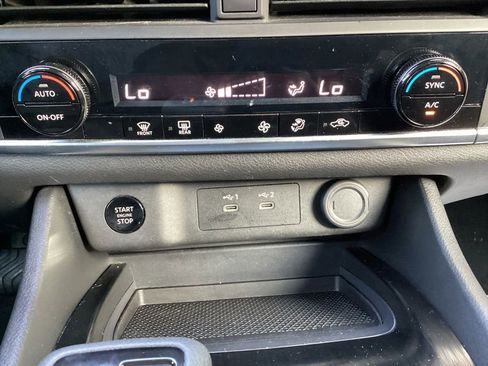 Used 2024 Nissan Rogue SV AWD/4WD image 23
