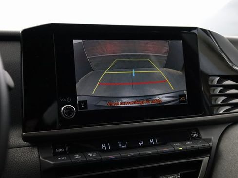 Used 2025 Toyota Camry LE image 18