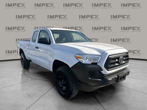Used 2023 Toyota Tacoma SR image 7