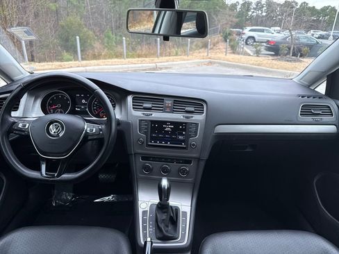 Used 2017 Volkswagen Golf Wolfsburg Edition image 16