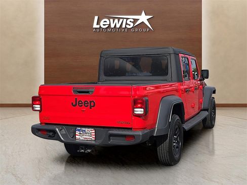 Used 2021 Jeep Gladiator Sport image 4