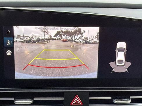 Used 2023 Hyundai Elantra Limited image 35