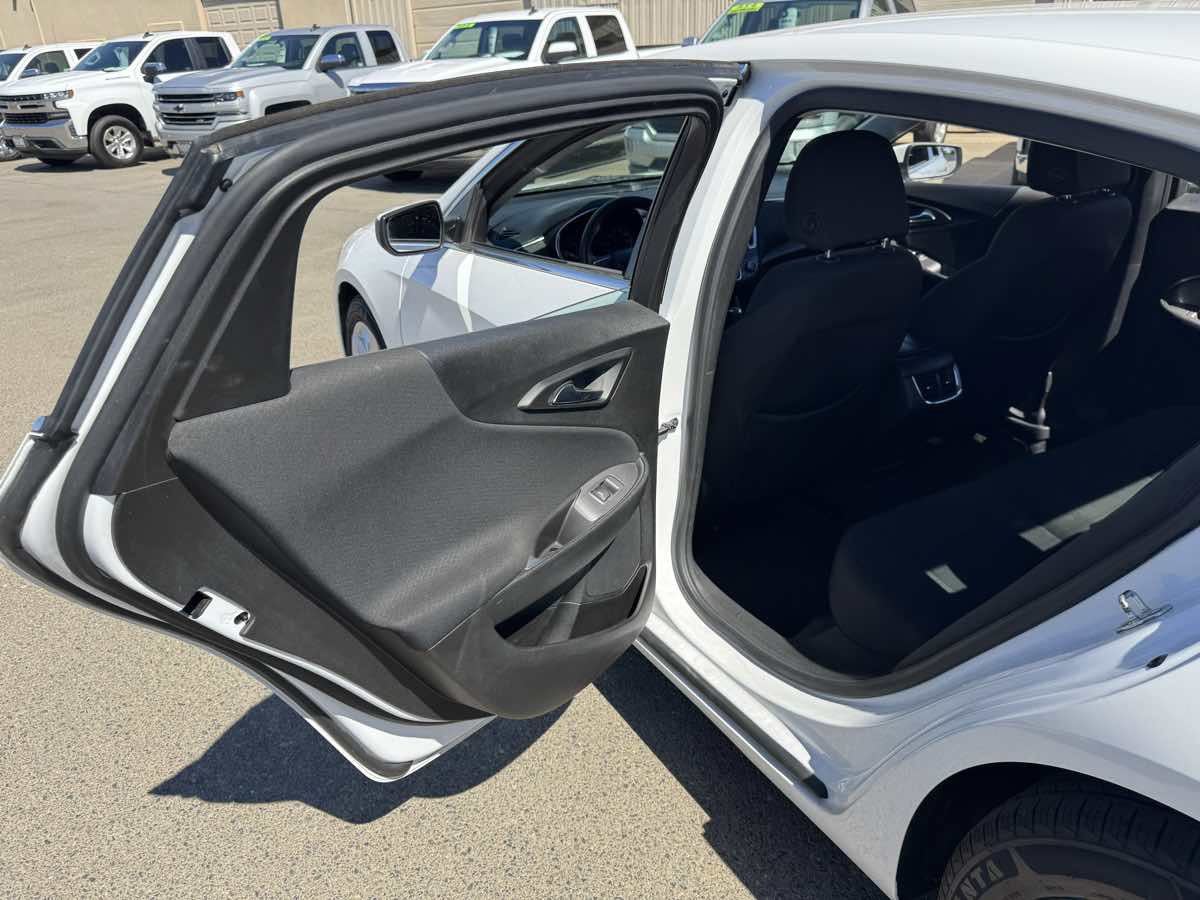 Used 2020 Chevrolet Malibu LT FWD image 19
