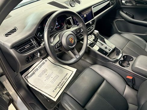 Certified 2023 Porsche Macan AWD/4WD image 4