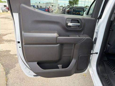 Used 2024 Chevrolet Silverado 1500 Custom Trail Boss w/ LPO, Dark Essentials Package AWD/4WD image 17