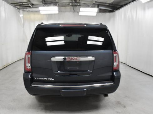 Used 2019 GMC Yukon XL Denali w/ Denali Ultimate Package image 6