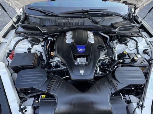 Used 2019 Maserati Quattroporte S image 2