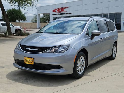 Used 2021 Chrysler Voyager Lxi FWD image 7