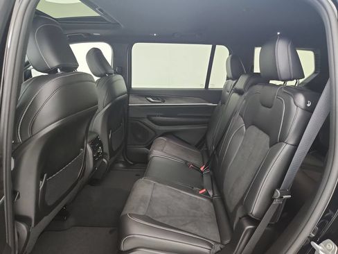 New 2026 Jeep Grand Cherokee L 4WD image 30