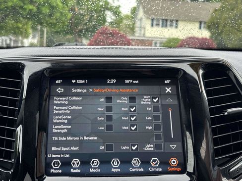 Used 2022 Jeep Cherokee Limited AWD/4WD image 19