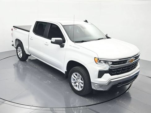 Used 2024 Chevrolet Silverado 1500 LT AWD/4WD image 31