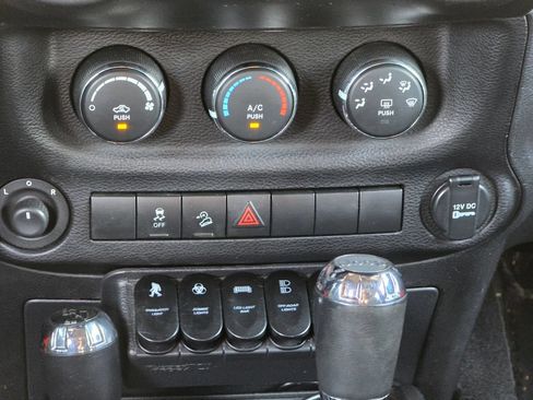 Used 2013 Jeep Wrangler Unlimited Sport AWD/4WD image 34