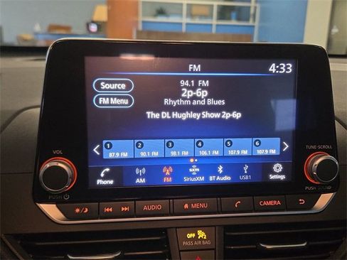 Used 2022 Nissan Altima 2.5 SV image 16