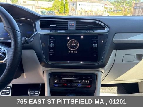 Used 2023 Volkswagen Tiguan SE R-Line AWD/4WD image 19