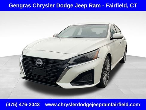 Used 2023 Nissan Altima 2.5 SL AWD/4WD image 3