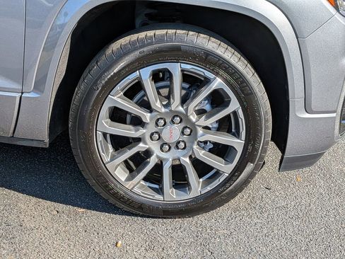 Used 2022 GMC Acadia Denali w/ Denali Technology Package image 12