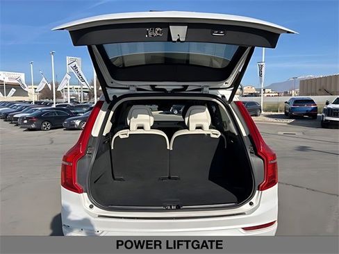 Used 2020 Volvo XC90 T6 Momentum image 13