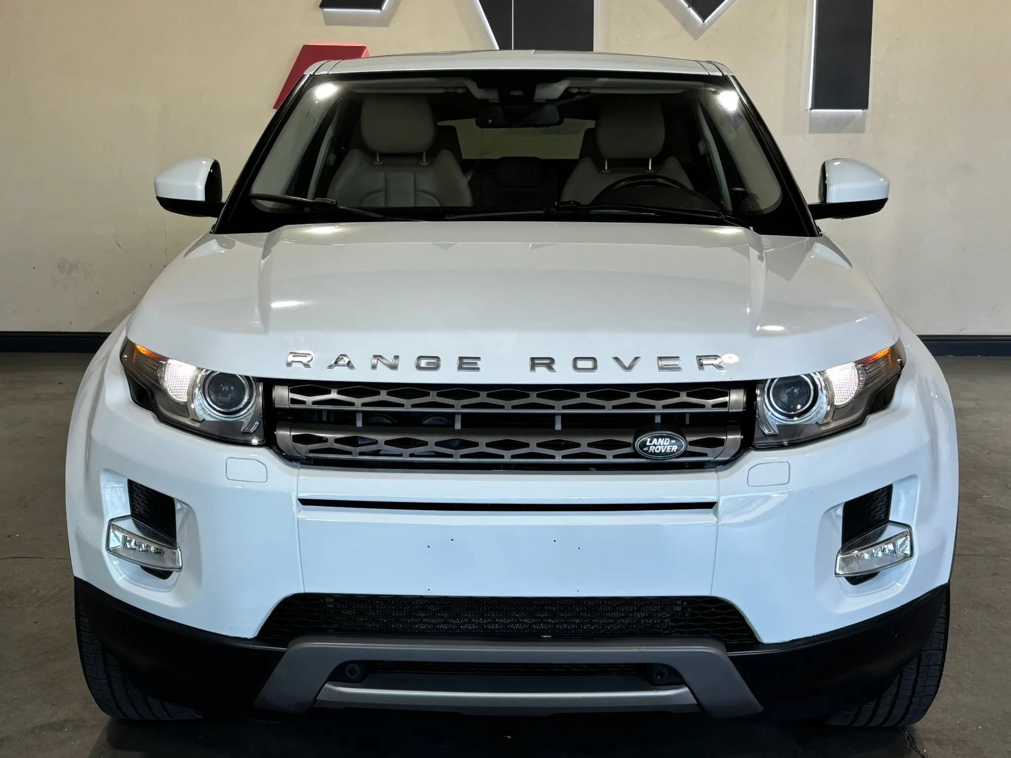 Used 2015 Land Rover Range Rover Evoque Pure Plus AWD/4WD image 2