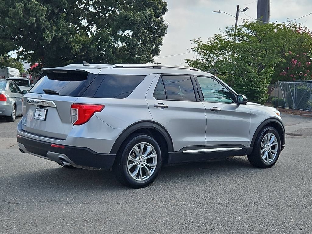 Used 2022 Ford Explorer Limited w/ Equipment Group 301A RWD image 7