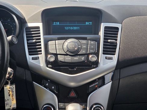 Used 2011 Chevrolet Cruze LT image 24