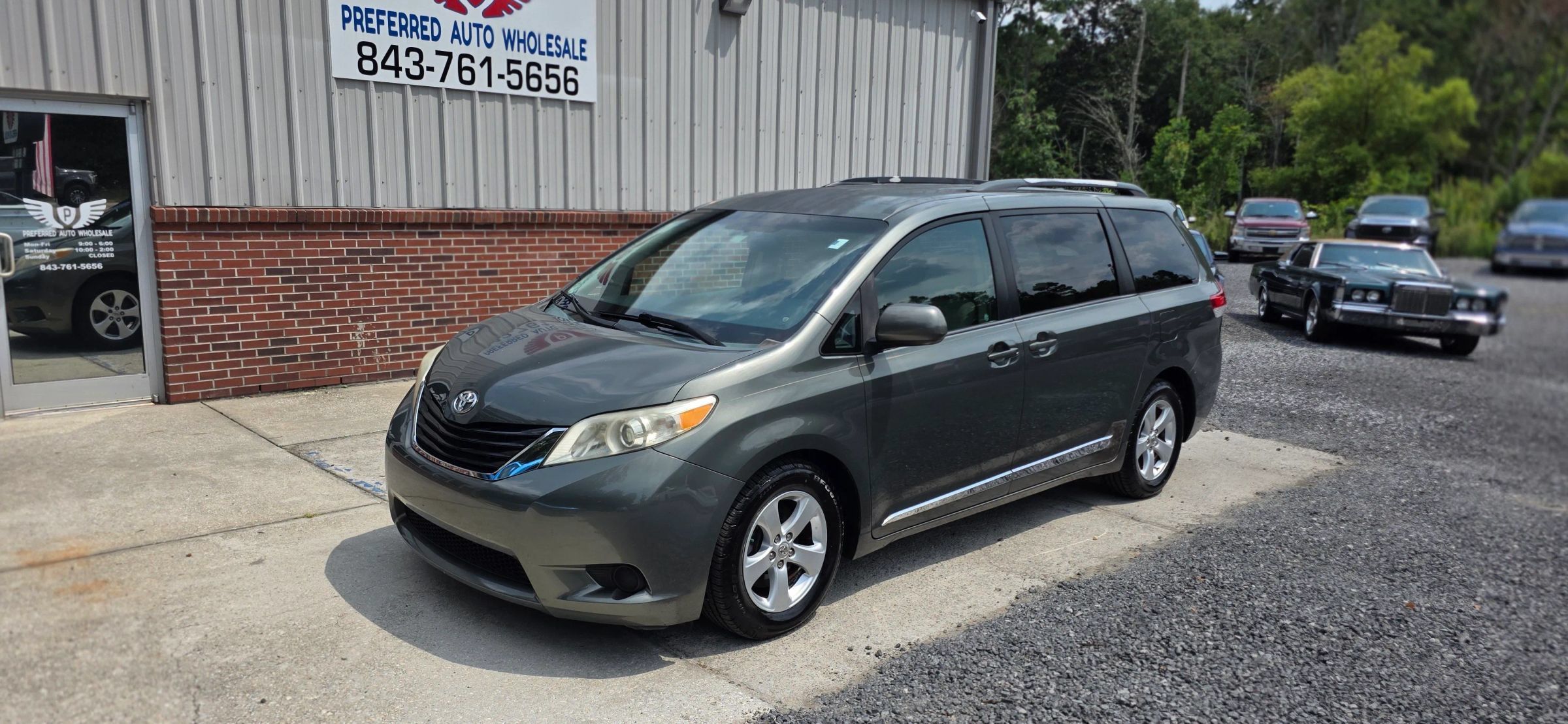 Used 2013 Toyota Sienna LE FWD image 1
