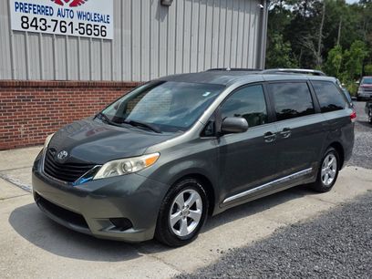 Used 2013 Toyota Sienna LE