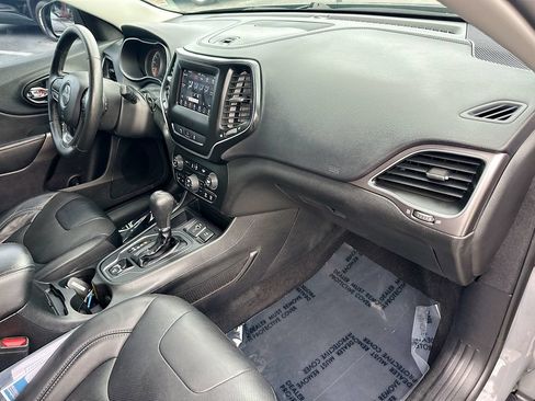 Used 2020 Jeep Cherokee Latitude Lux w/ Comfort/Convenience Group FWD image 26