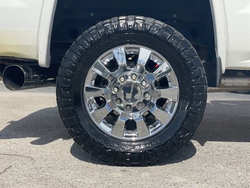 Used 2016 GMC Sierra 2500 Denali w/ Duramax Plus Package AWD/4WD image 40